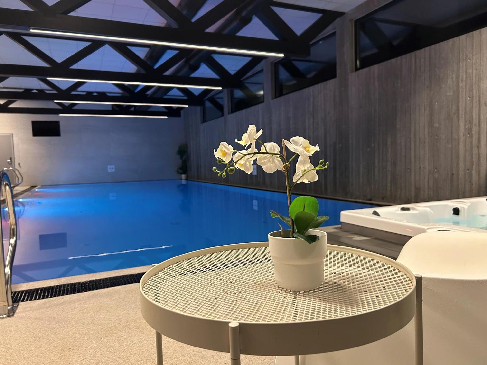 Apartamento Sorlandsidyll Med Svommebasseng! Kristiansand Exterior foto